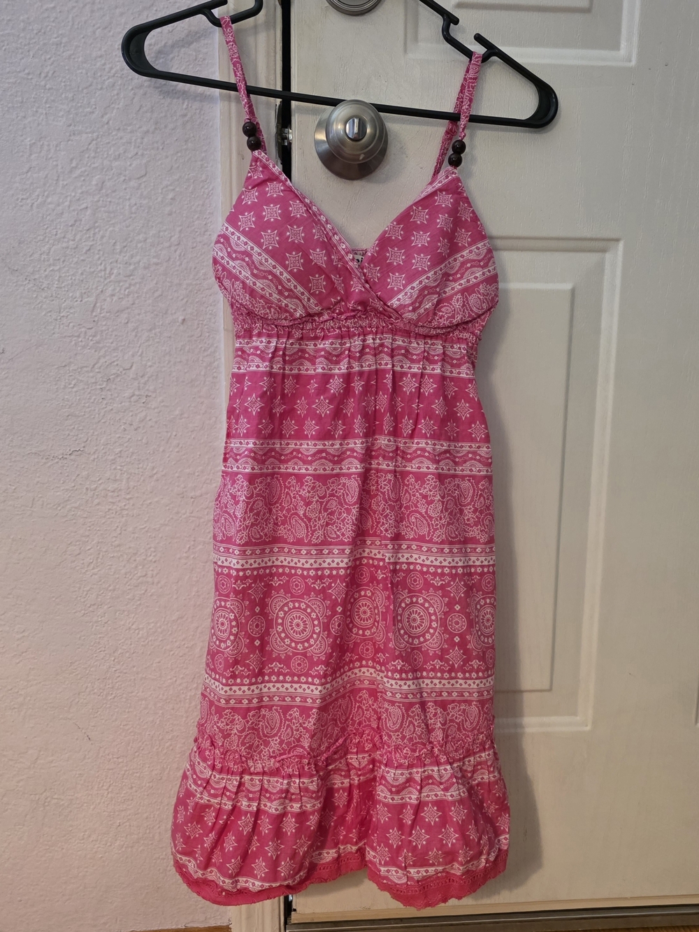lei Medium  Pink Bandana-Print Spaghetti Strap Sundress